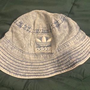 Jean adidas hat